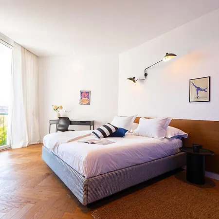 Vista - Center - Park View Apartment