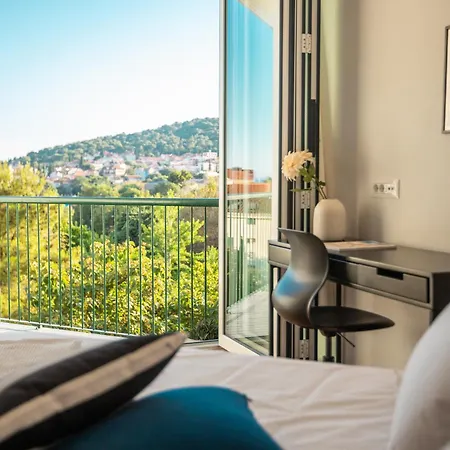 Vista - Center - Park View Apartment